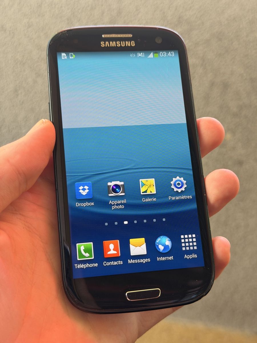 Samsung Handys / Smartphones: Galaxy s3 USB-C – Gebraucht aus Lausanne von Planet_Faisceaux