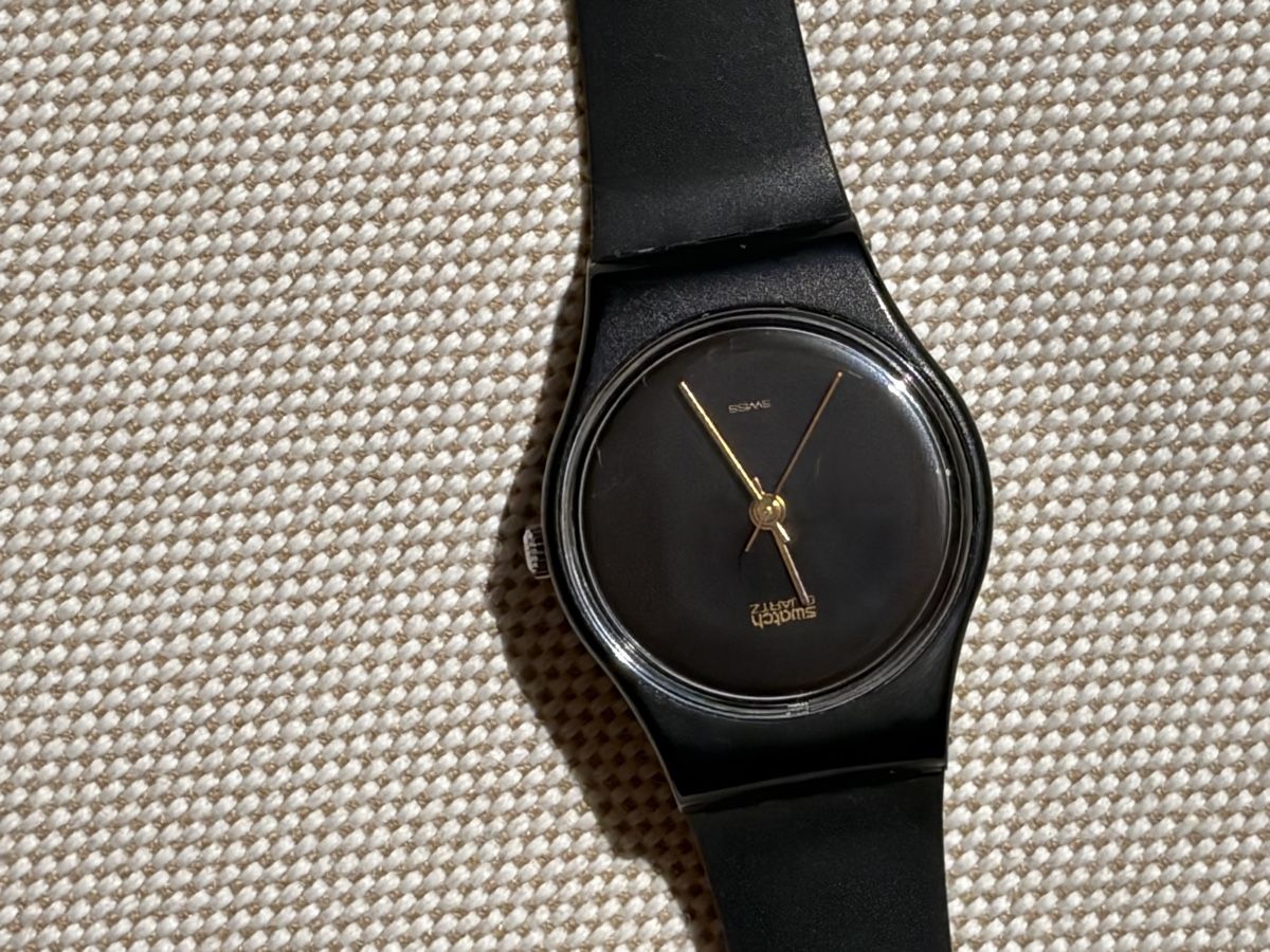 Swatch Orologi: Swatch Uhr Lady Kunststoff, schwarz – Usato da Möhlin venduto da seerose6 3