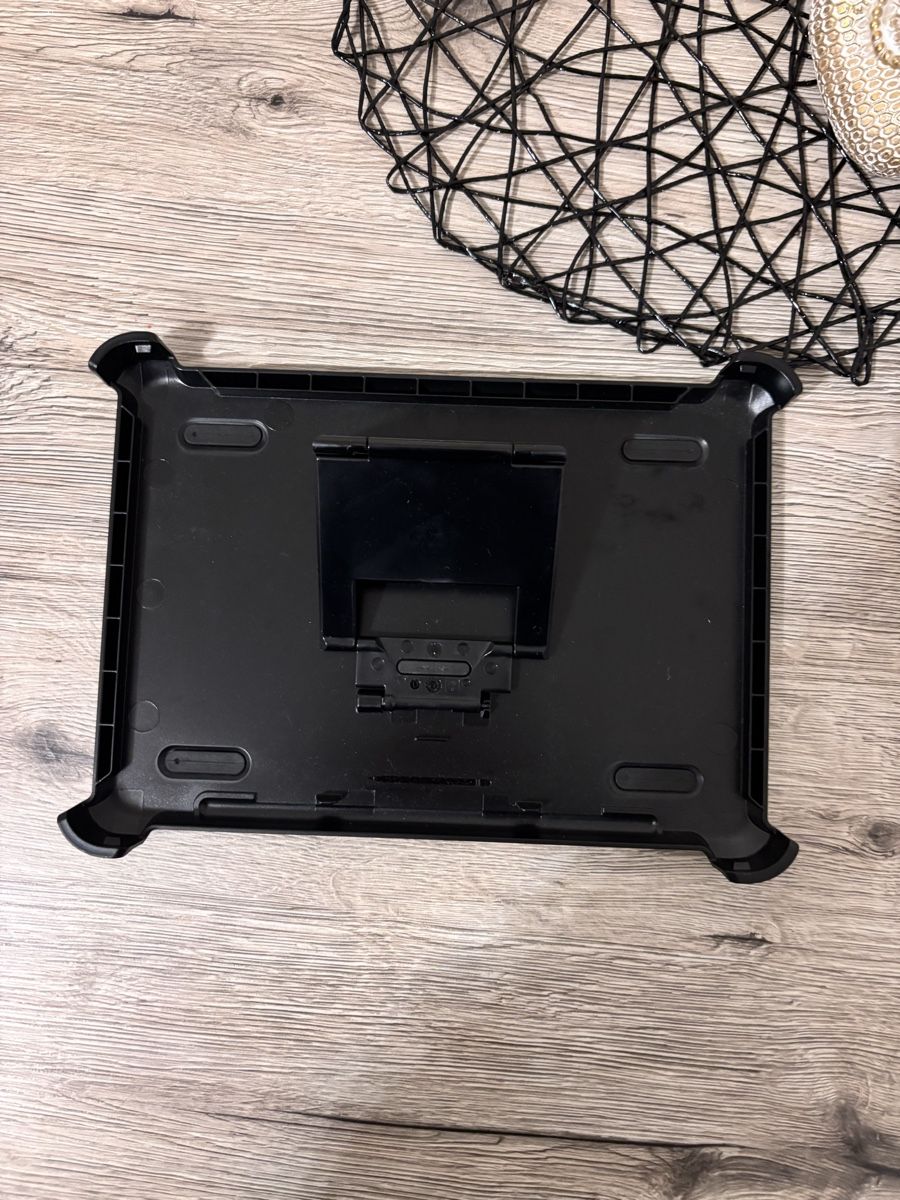 OtterBox Covers & Borse: Coque OtterBox Defender pour iPad 7/8/9ème Génération. – Nuovo (secondo la descrizione) da La Chaux-de-Fonds venduto da DANIELA19961996 5