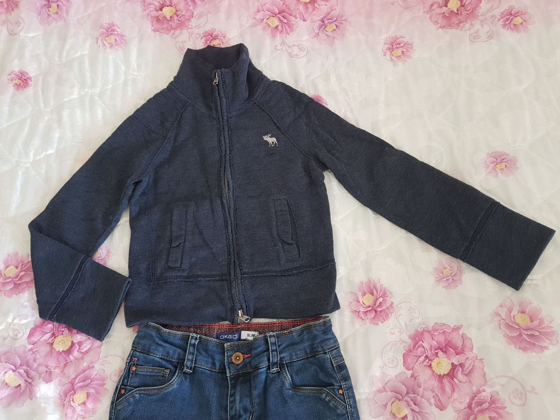 Kleiderpakete & -sets: Kleiderset A&F Pulli+gefütterte Jeans – Neu (gemäss Beschreibung) aus Reinach AG von innamac 1