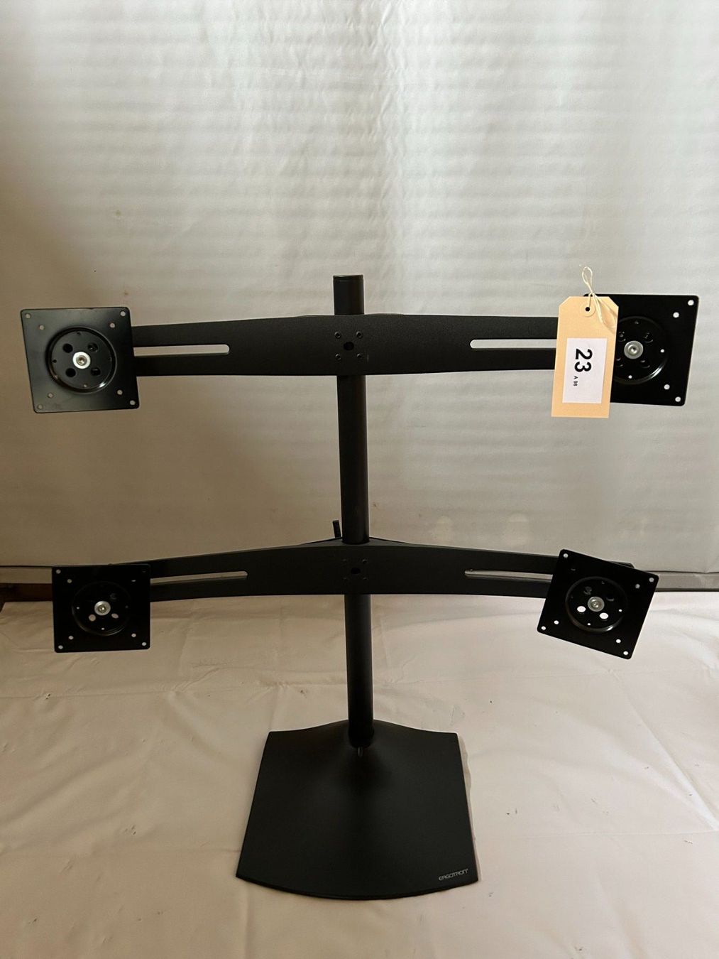 Ergotron Staffa per monitor: Bildschirmhalter für 4 Monitore – Usato da Thunstetten venduto da Chnuschti18 1