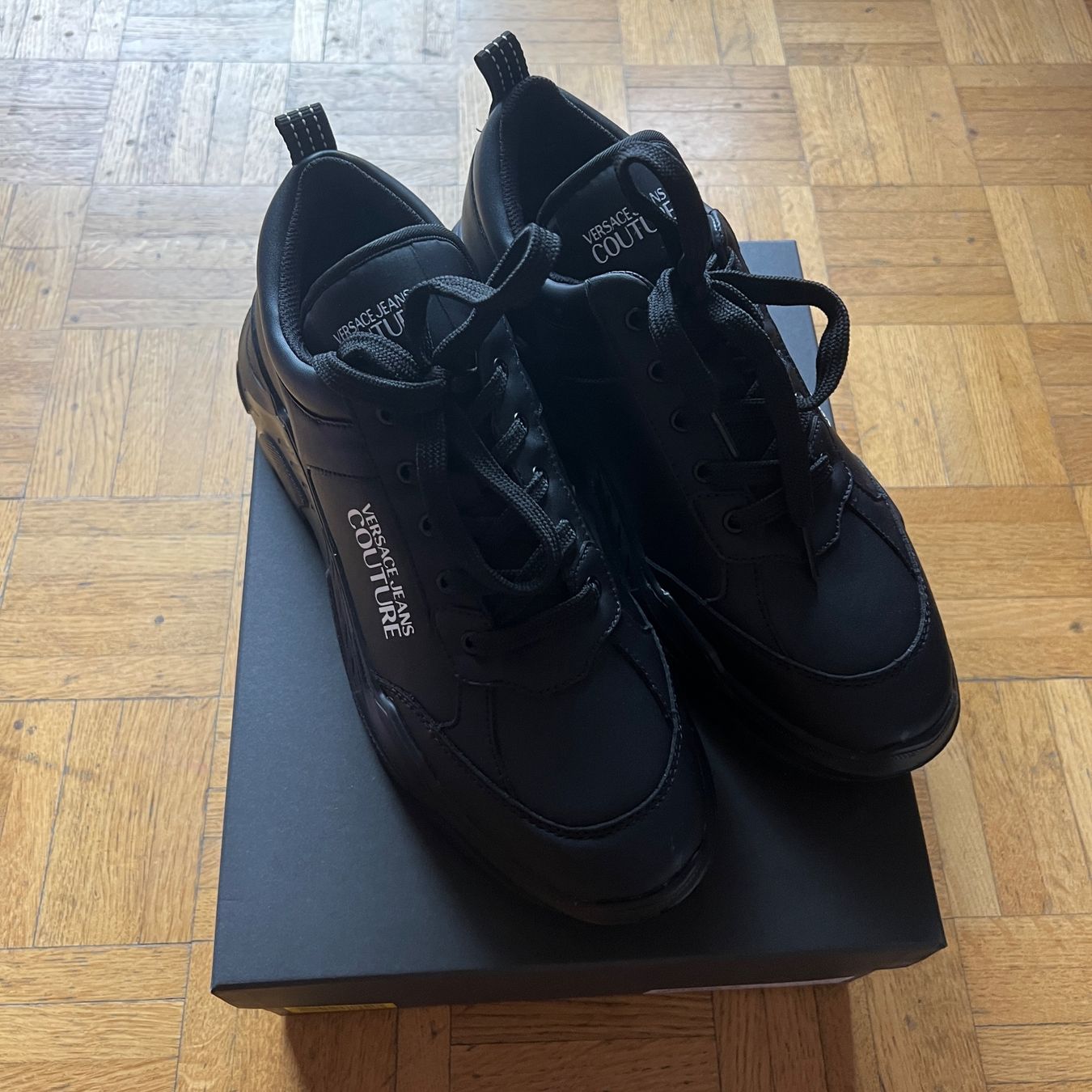 Versace Scarpe da uomo: Versace Jeans Couture sneakers – Nuovo e nell'imballaggio originale da Fribourg venduto da ariesto 1