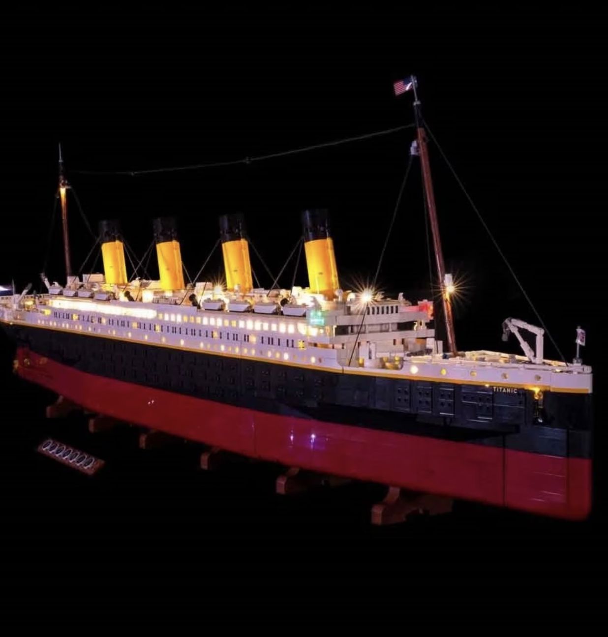 Lego Tutte le decorazioni: Lego Titanic mit eingebauter Beleuchtung! – Nuovo (secondo la descrizione) da Widnau venduto da tim_y9wz