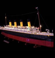 Lego Titanic mit eingebauter Beleuchtung!