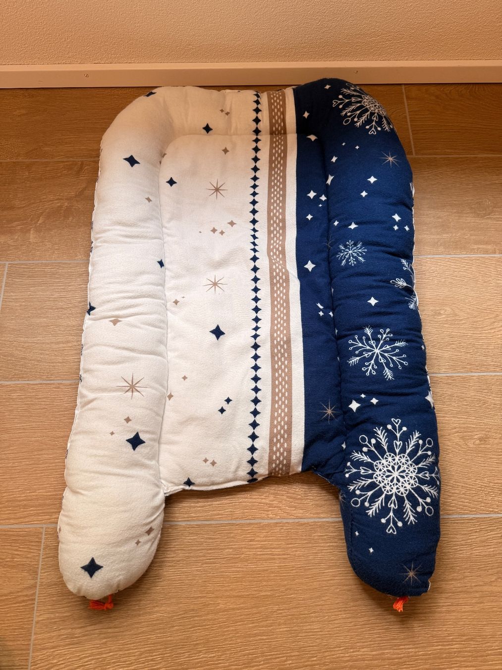Kissen: Kuschelige Baby Nestchen mit Schneeflockenmuster "Handmade" – Gebraucht aus Brütten von Trinity_ch 1