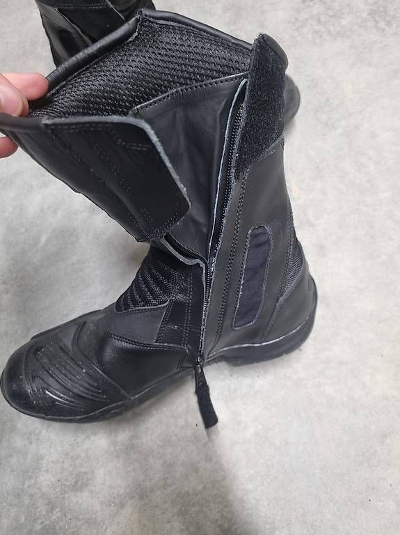 Scarpe da uomo: Motorradstiefel Richa Grösse 42 – Usato da Biberist venduto da MrCoffeetime 2