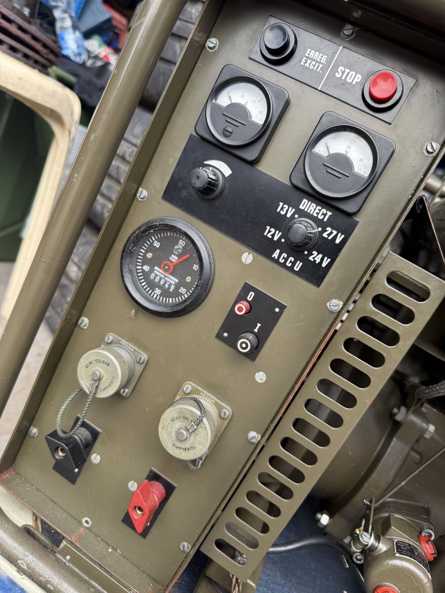 Stromgeneratoren: militärisches Stromaggregat / Feldgenerator – Gebraucht aus Flums von m-m.a22 3