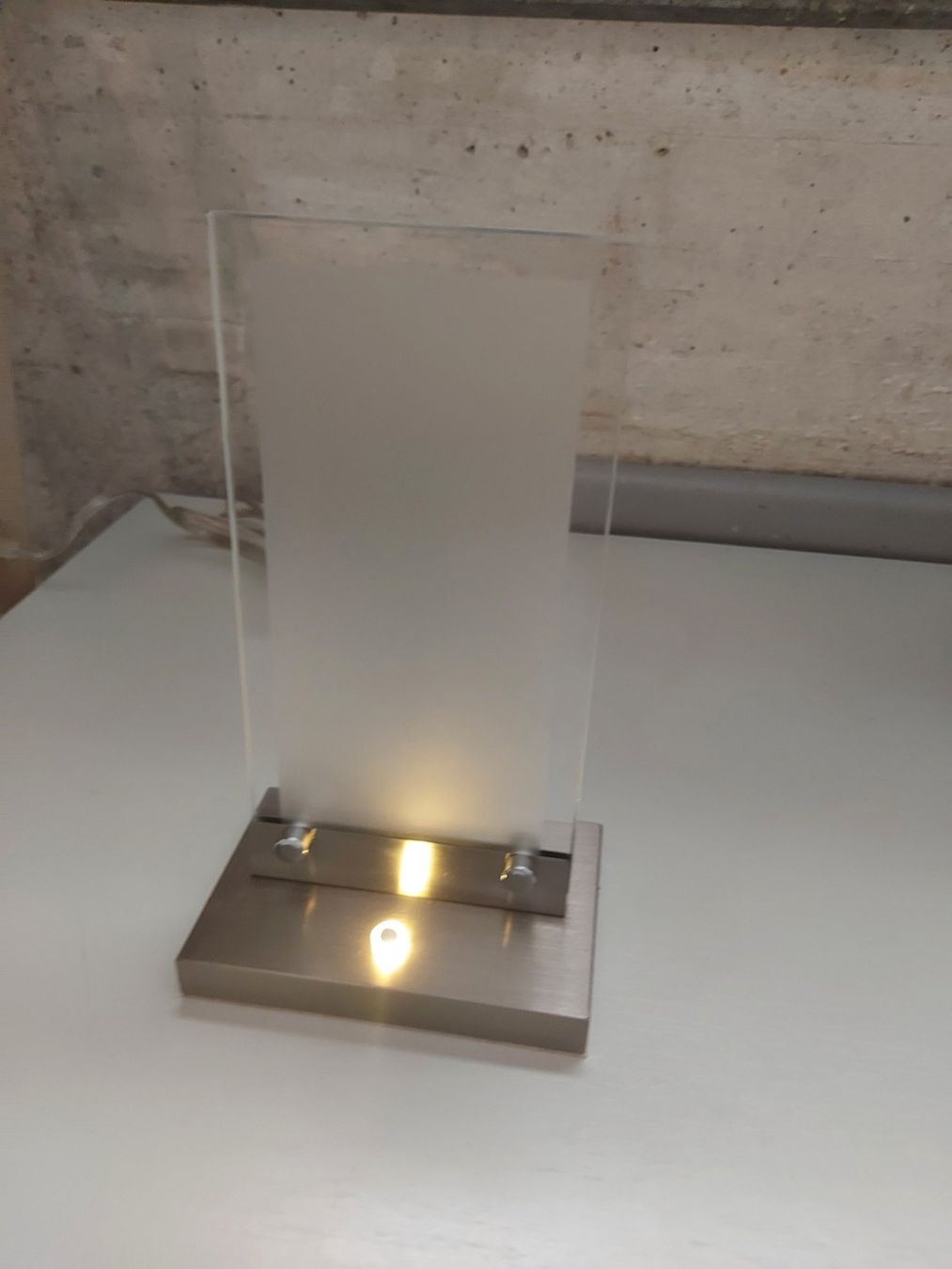 Lampes: KLEINE GLAS TISCHLEUCHTE LED – Neuf (Voir description) à Zeiningen par elcanaja 1