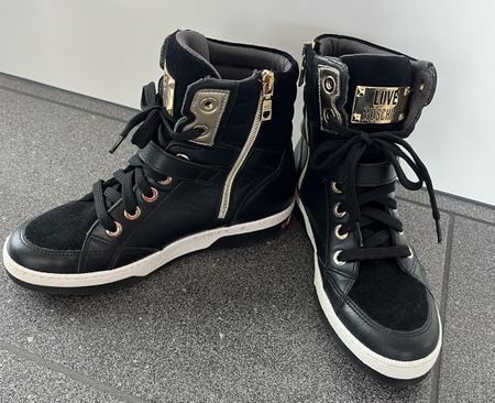 Nagelneue Moschino Sneaker Halbschuhe Gr. 37