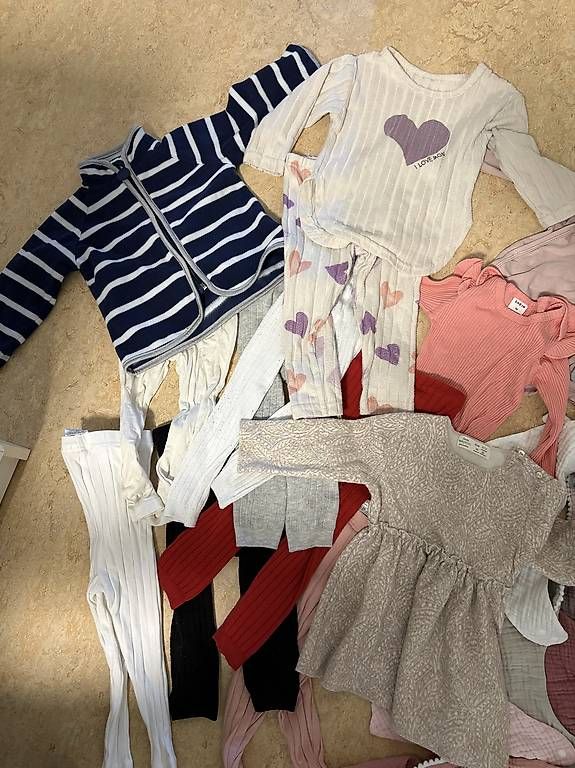 Lotti & Set di vestiti: Kleiderpaket Mädchen Gr. 74/80 – Usato da Pfungen venduto da I18-E24 3