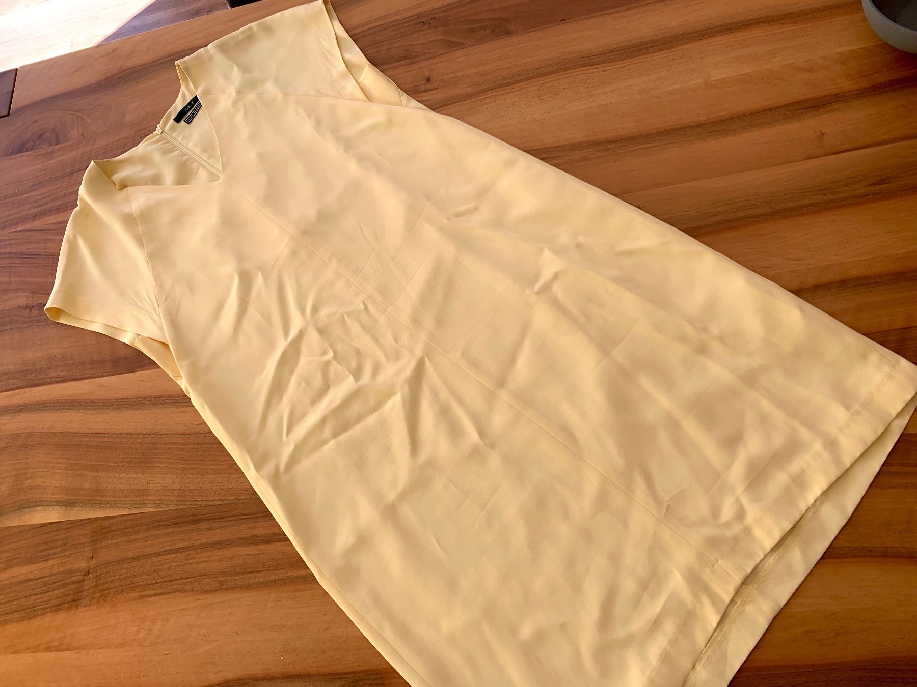 Vestiti: SET hellgelbes elegantes Traumstück Kleid Grösse 38 – Nuovo (secondo la descrizione) da Meiringen venduto da tonicandgin