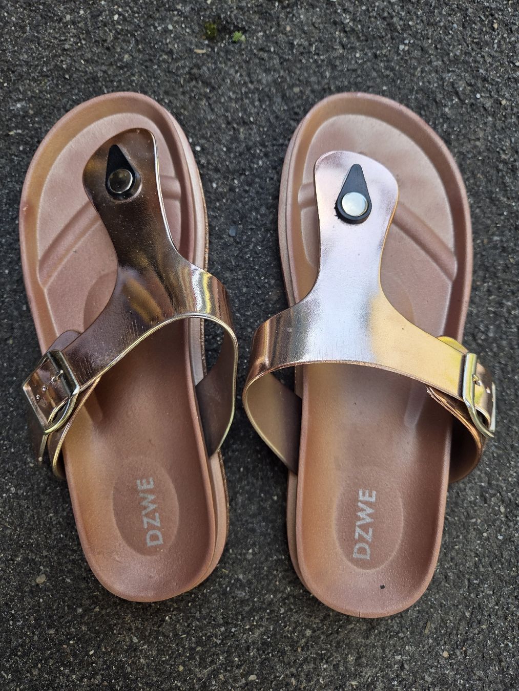 Scarpe da donna: Rose Gold Sandals Size 40  – Usato da Baar venduto da ema_7pkr