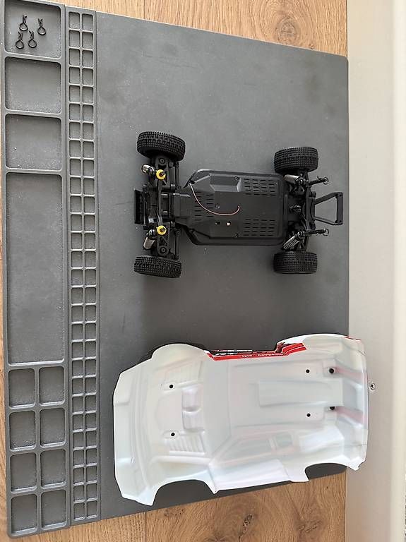 Modellismo RC: Rc Auto Carisma GT24R 1/24 RC Auto  Inkl. Alu-Dämpfer – Nuovo (secondo la descrizione) da Aadorf venduto da Apoly 2