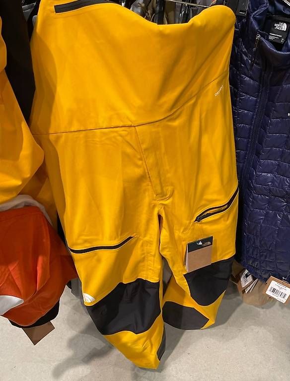 Vestes: The North Face GORE-TEX Ski Jacket & Bib Pants Set – D'occasion à Genève par bau_jy7x 2