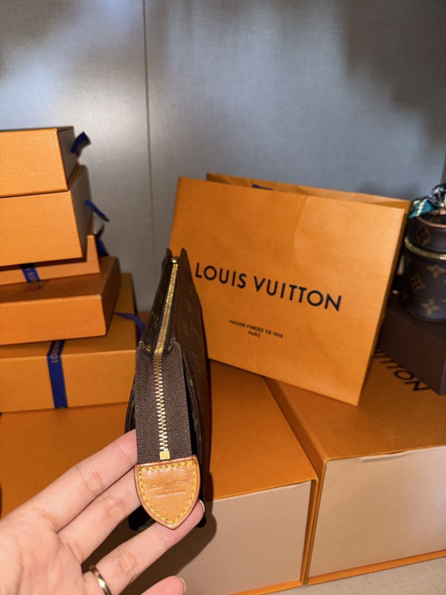 Louis Vuitton Borse: Louis Vuitton Toiletry Pouch 19 cm – Usato da Widnau venduto da Pukpan_99 1