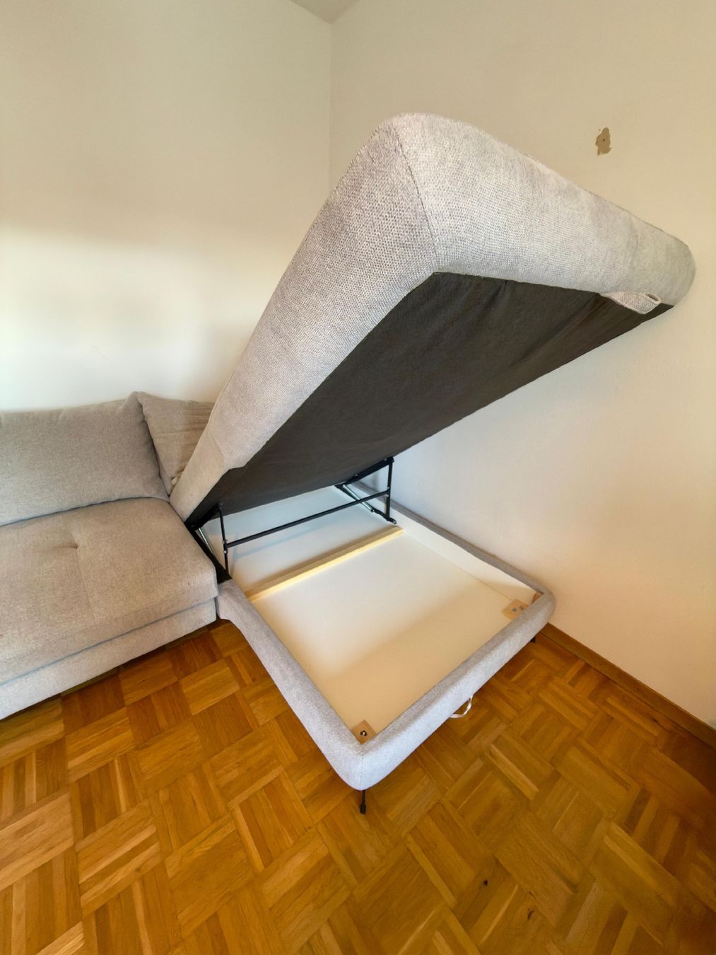 Divani: Ecksofa Stoff hellgrau mit Schlaffunktion und Bettkasten – Usato da Zürich venduto da cor_7yj5 4