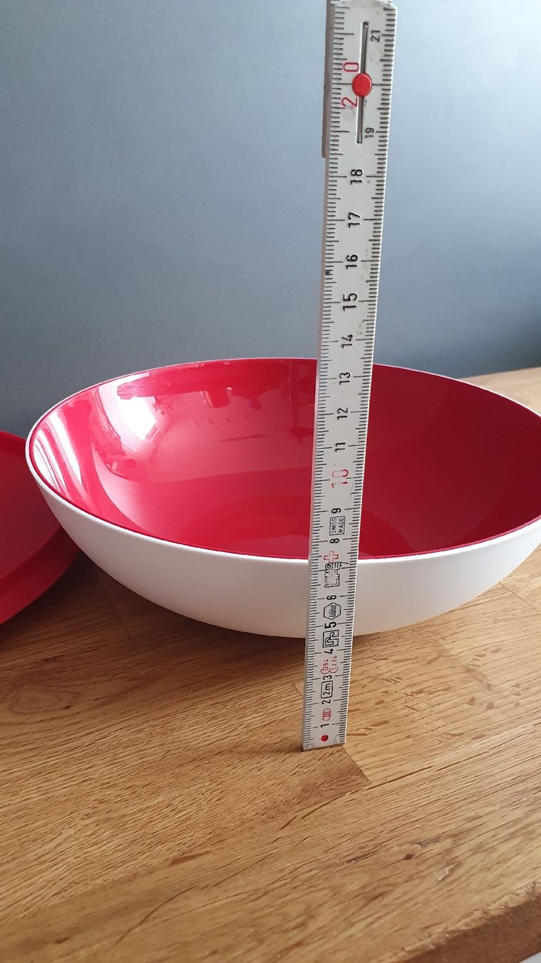 Coupes: Tupperware Schüssel mit Deckel, rot – D'occasion à Laufenburg par megane1959 1