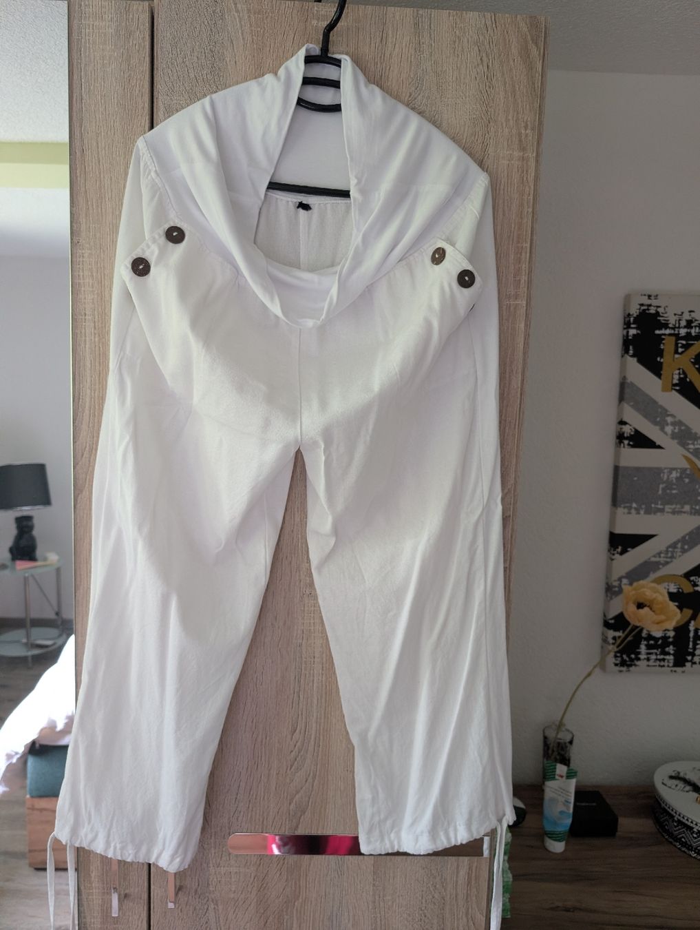 Pantaloni: Sommerhose Neu Grösse L – Nuovo (secondo la descrizione) da Adelboden venduto da Markusandra