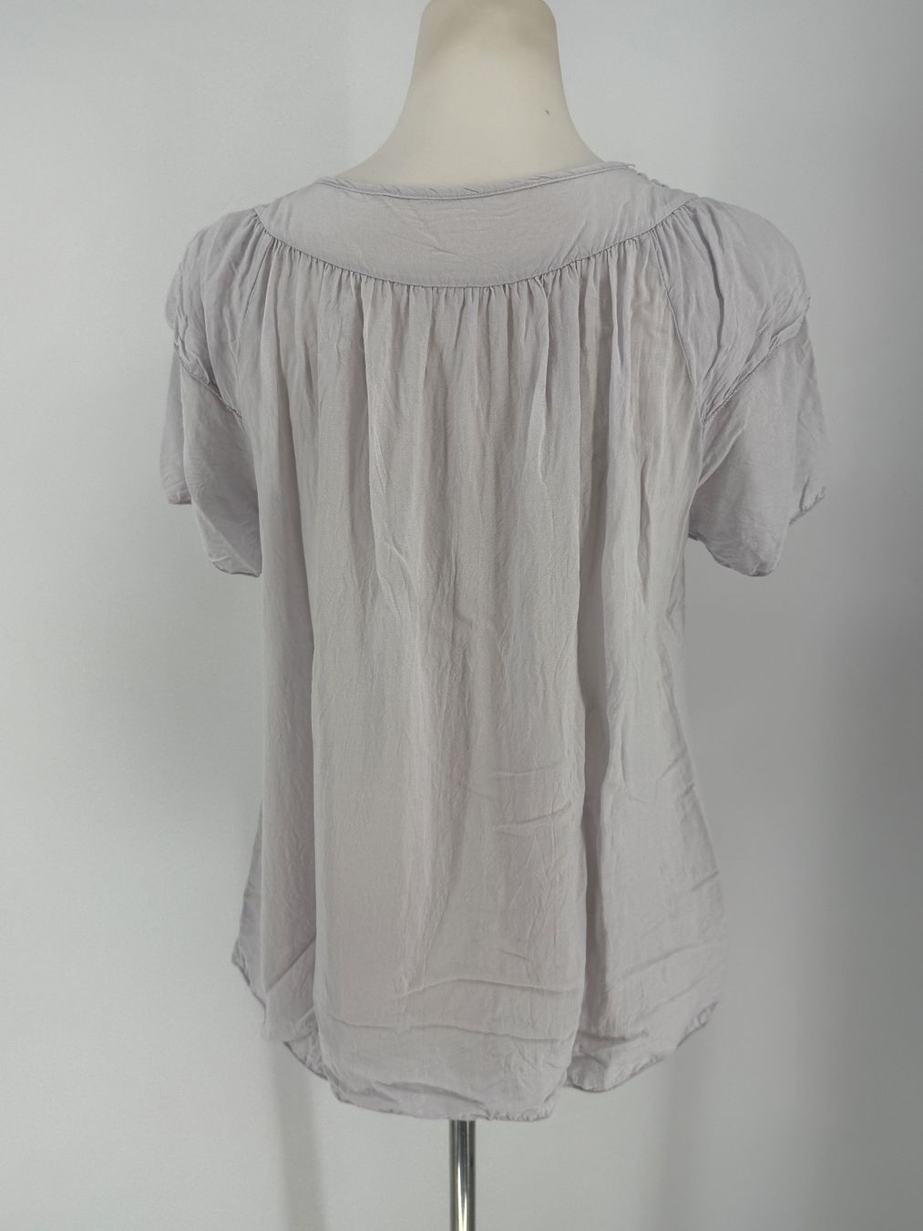 Chemisiers: Bluse/ Shirt Gr. M mit Häkeldetails – D'occasion à Auenstein par moin. 3