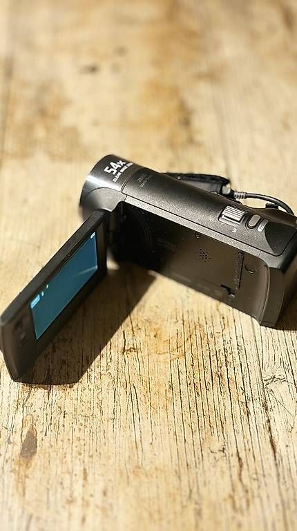 Caméscopes: Sony Handycam HDR-CX240 – D'occasion à Emmen par des_gf8l 1