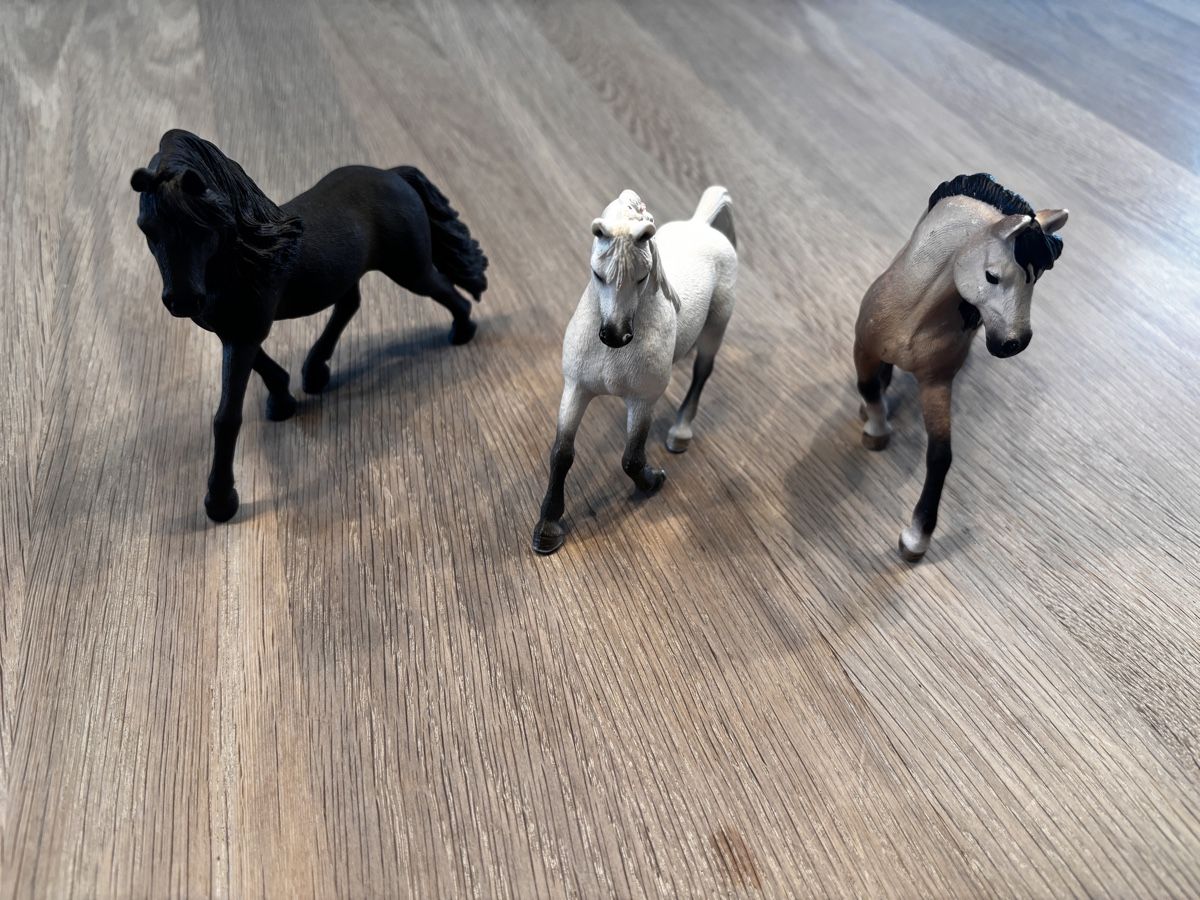 Schleich Giocattoli: Chevaux Schleich originaux  – Usato da Pully venduto da Fictikalli