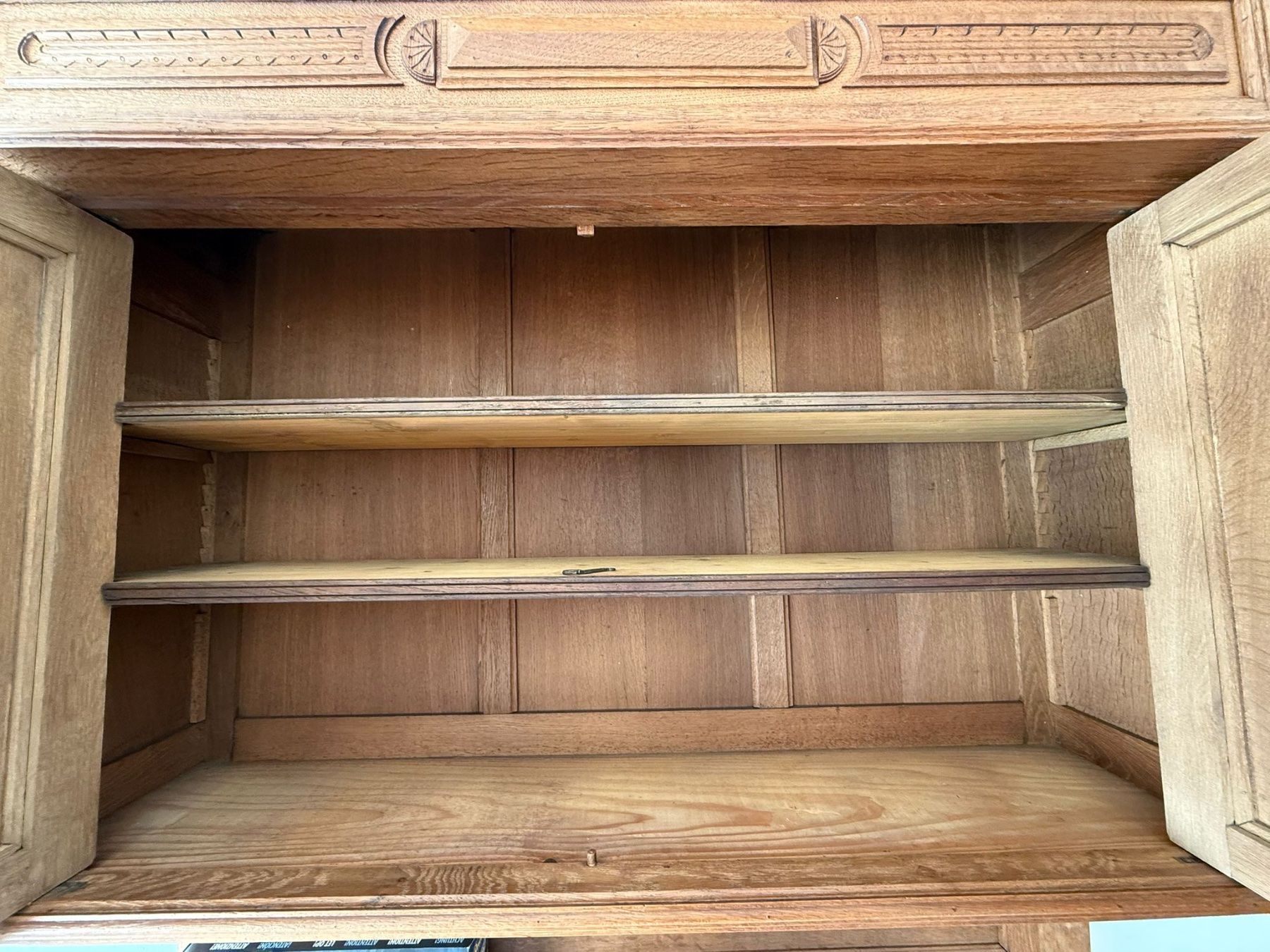 Credenze: Antiker Schrank Eichen Buffet (1890) – Usato da Basel venduto da Poschy 3