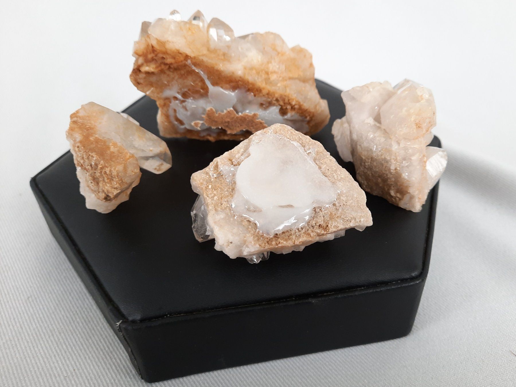 Mineralien & Heilsteine: 4 Bergkristalle – Gebraucht aus Beinwil am See von Restwert_Beinwil 5
