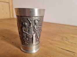 schöner Zinnbecher