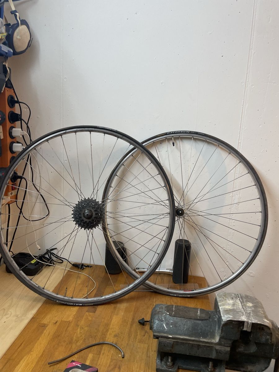 Shimano Pezzi di ricambio: Laufrad Satz 28 Zoll  – Usato da Wädenswil venduto da TheAtahua