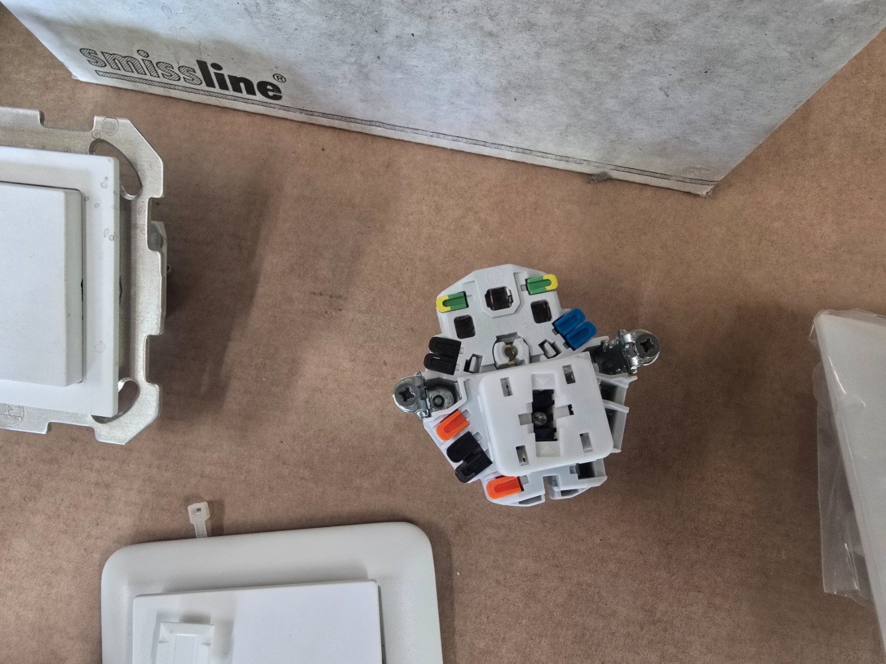 Stecker: Posten diverser Stecker, Dosen usw. ab 1.- – Gebraucht aus KRINAU von Mio_Liqstyle 3
