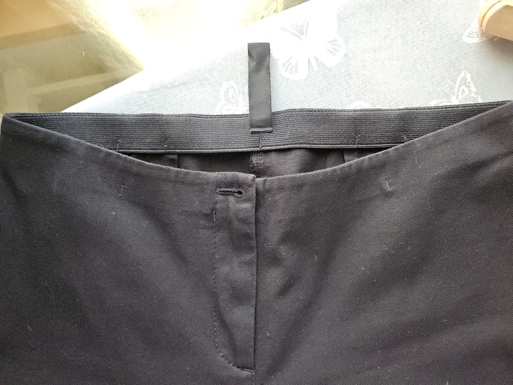 Marc Cain Pantaloni: Marc Cain Hose, schwarz, Gr. N3 / 38 – Usato da Wohlen AG venduto da Colina 6