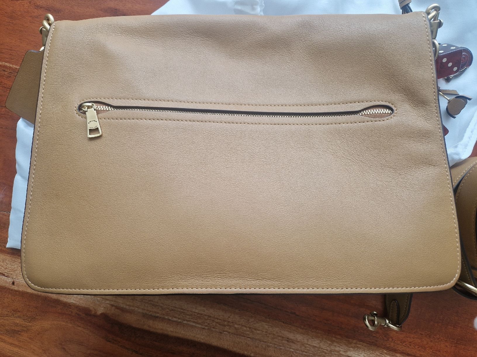 Coach Borse: Coach Tabby Baguette Bag Braun Gold – Usato da Cham venduto da YvonneSecondHand 3