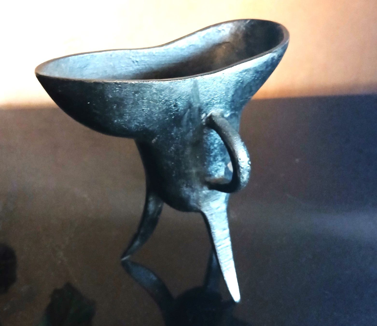 Figuren: Coupe libatoire en bronze Chine – Neu (gemäss Beschreibung) aus LE MONT-SUR-LAUSANNE von CHOCO04