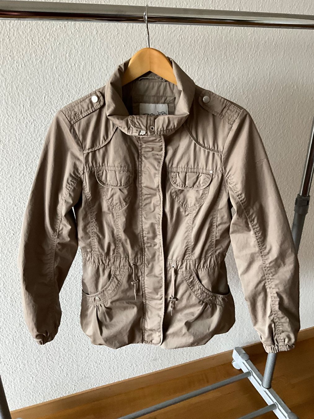 Esprit Giacche: Esprit Jacke Gr. 38 – Usato da Muri b. Bern venduto da SmuriS