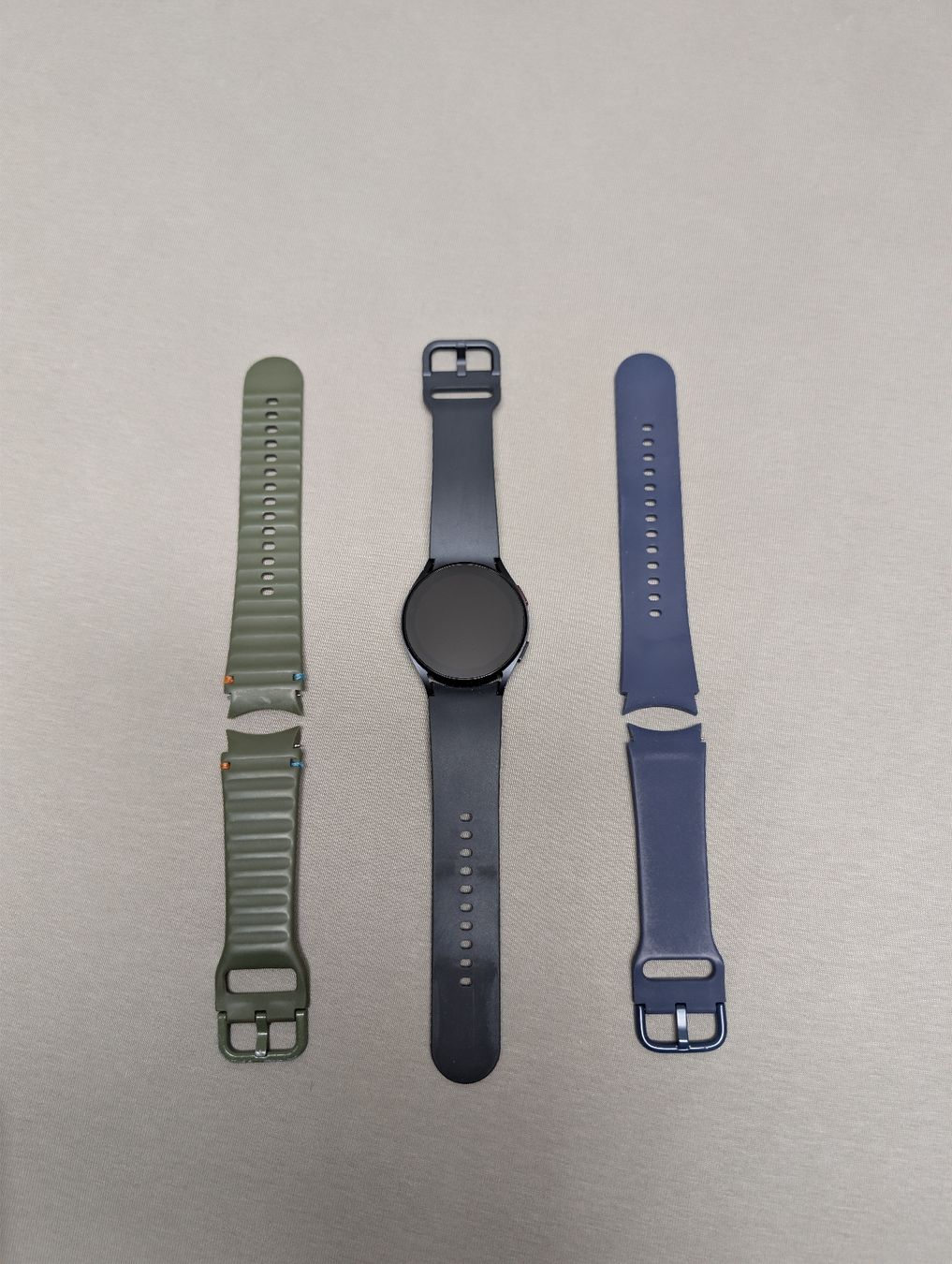 Samsung Smartwatch: Samsung Watch 5 40mm Bluetooth, Black, includes 2 Straps! – Gebraucht aus Oberhasli von awaisgman