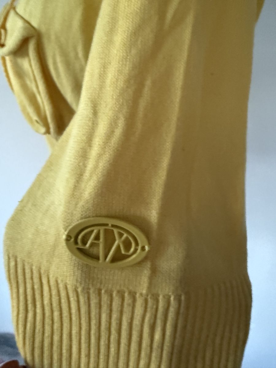 Armani T-shirt: AX Armani Exchange Gelber Kapuzenpulli Pullover Kurzarm Gr.  – Usato da Zürich venduto da JOD213 1