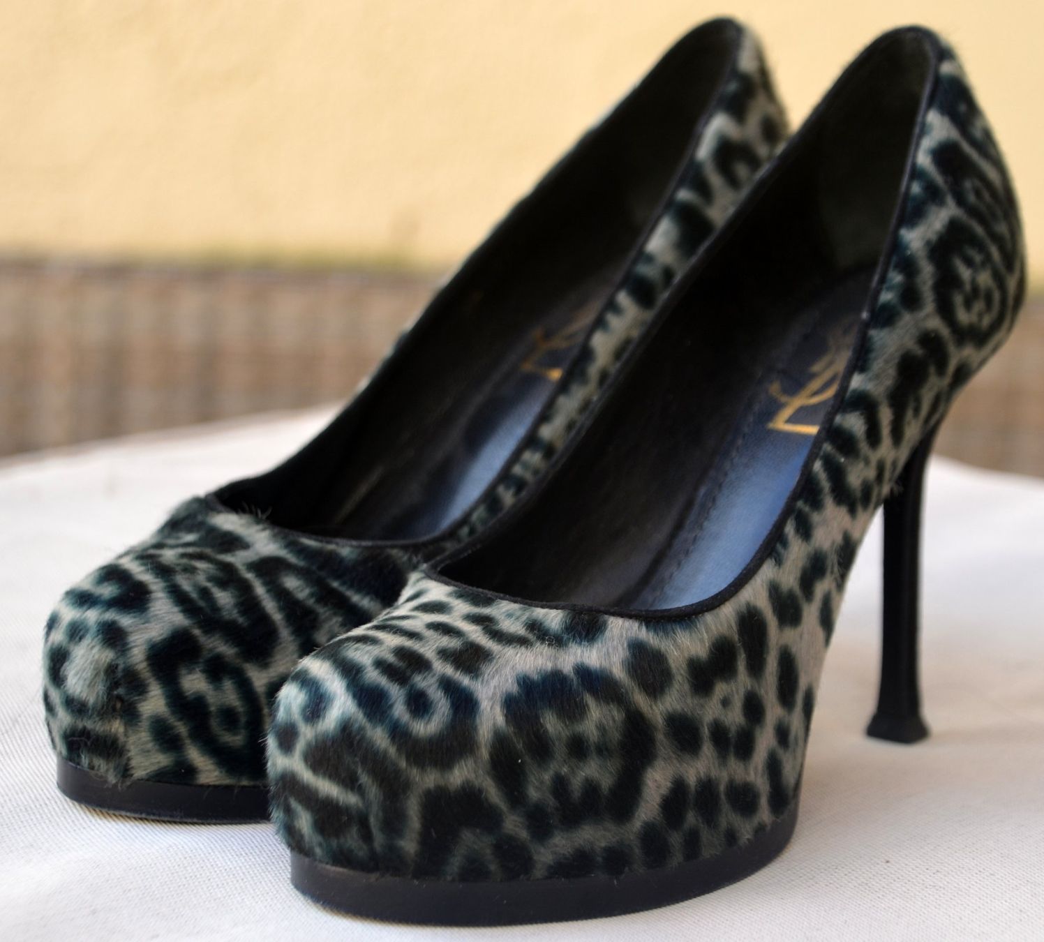 Saint Laurent Scarpe da donna: Yves Saint Laurent Pumps 34 1/3 – Usato da Collonges venduto da arashee 1