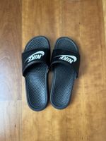 Nike Latschen Grösse 45