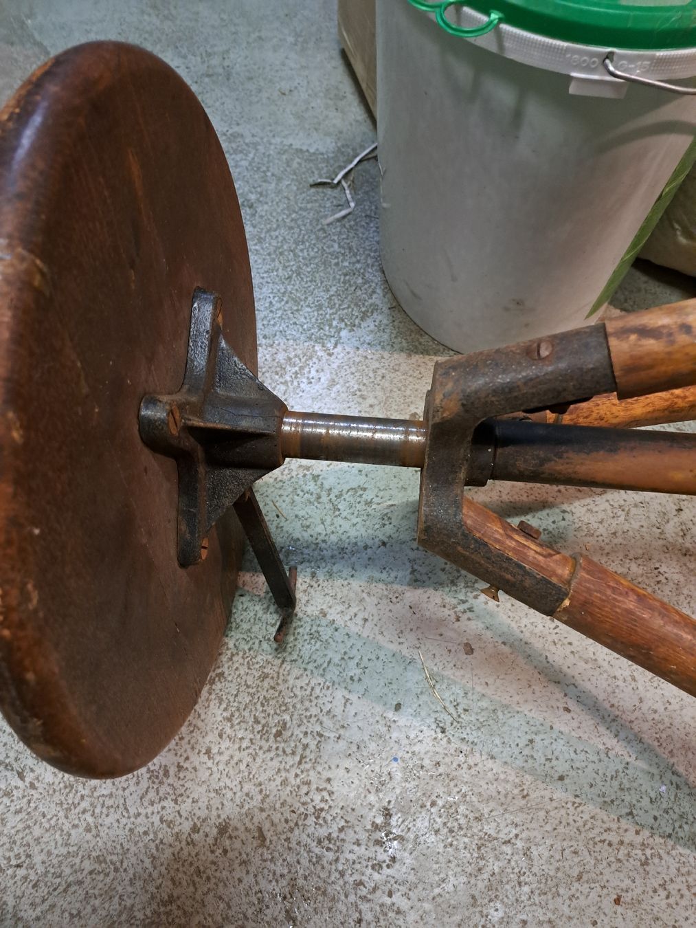 Sgabelli: Industrie Hocker – Usato da Grossdietwil venduto da hufi10 5