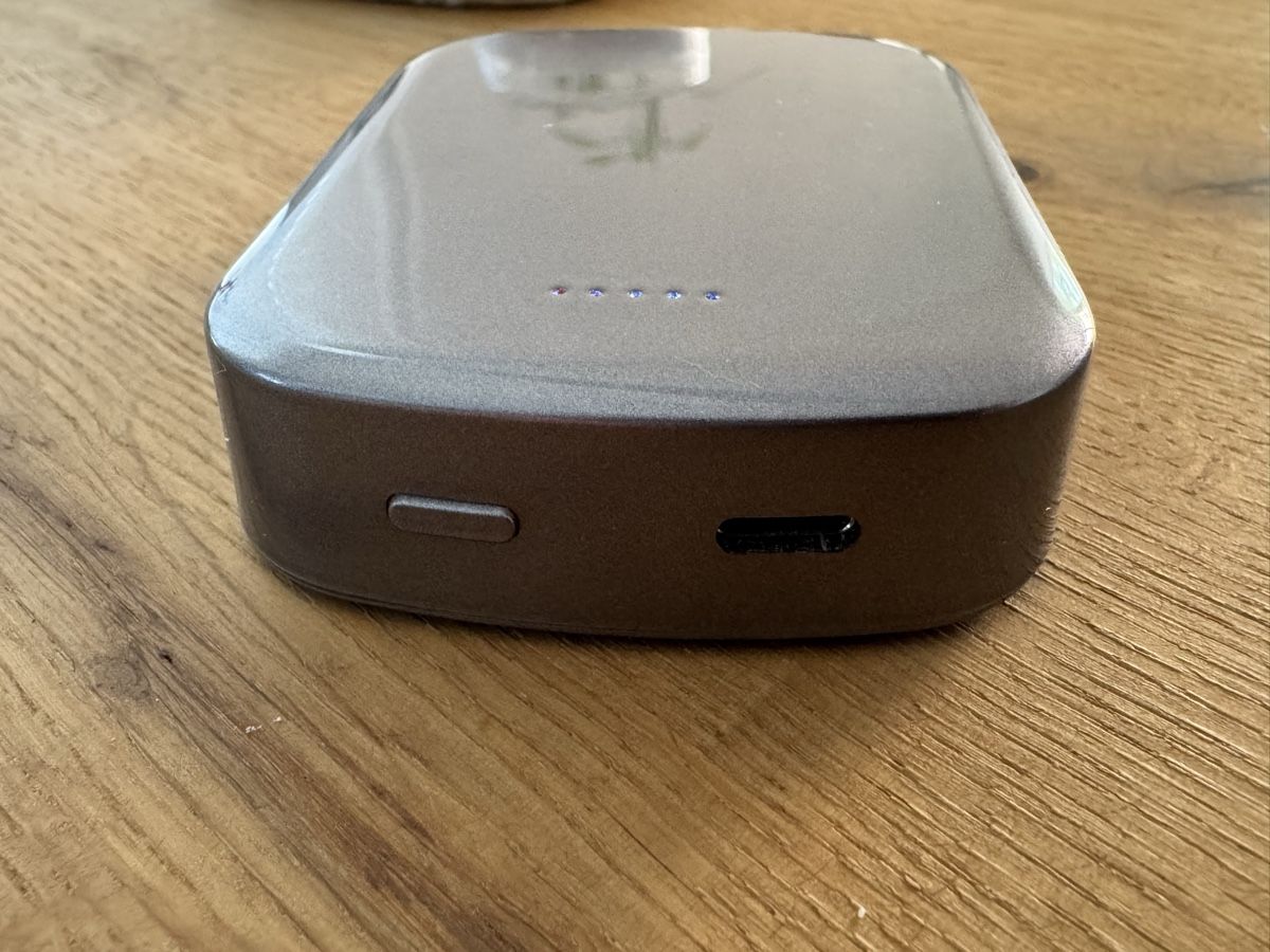 Akkus: Magnetic Wireless Powerbank 10000mAh – Neu (gemäss Beschreibung) aus Wetzikon ZH von Swiss281 2
