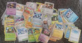 100 neuwertige Pokémon Karten zufällig, jedoch ohne Doppelte