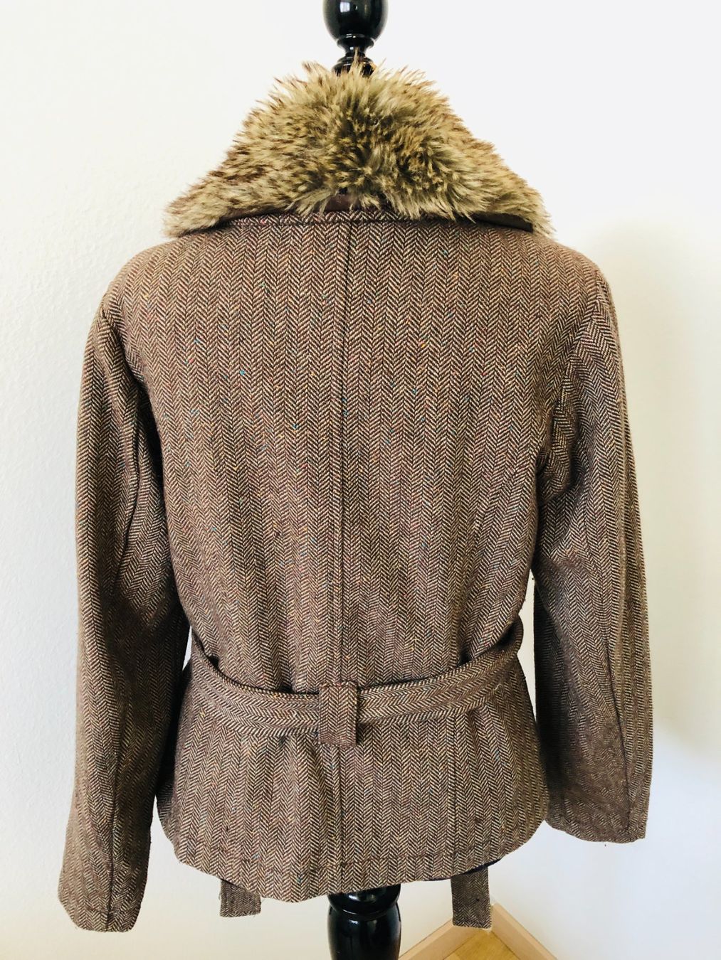 Giacche: Schicke Winterjacke, Gr. M, mit Kunstfellkragen – Usato da Arlesheim venduto da OmnIa55 2