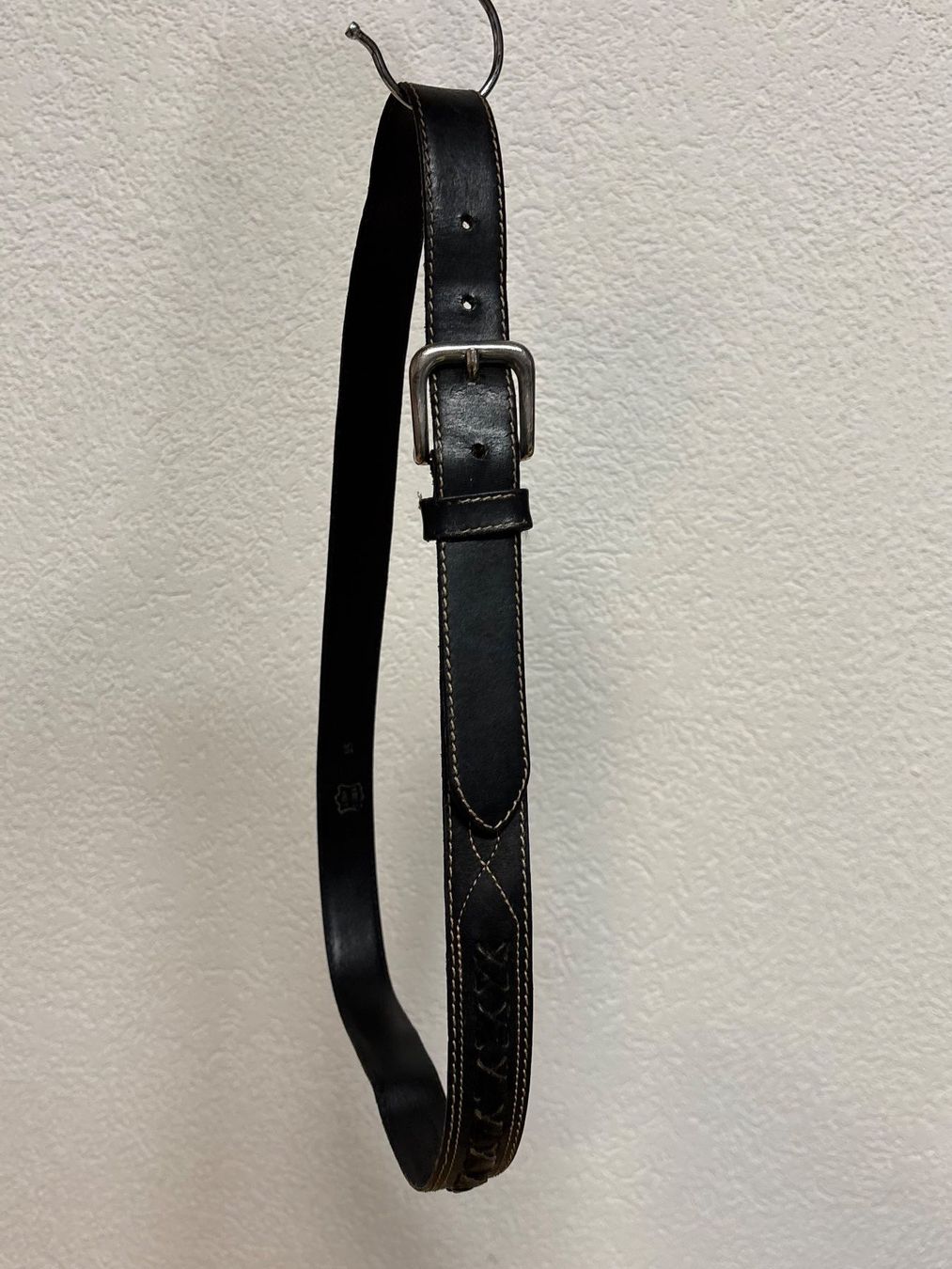 Cinture: Schwarzer Ledergürtel mit Muster, Echtleder, Gürtel – Usato da Alten venduto da AuntiesAtticFinds