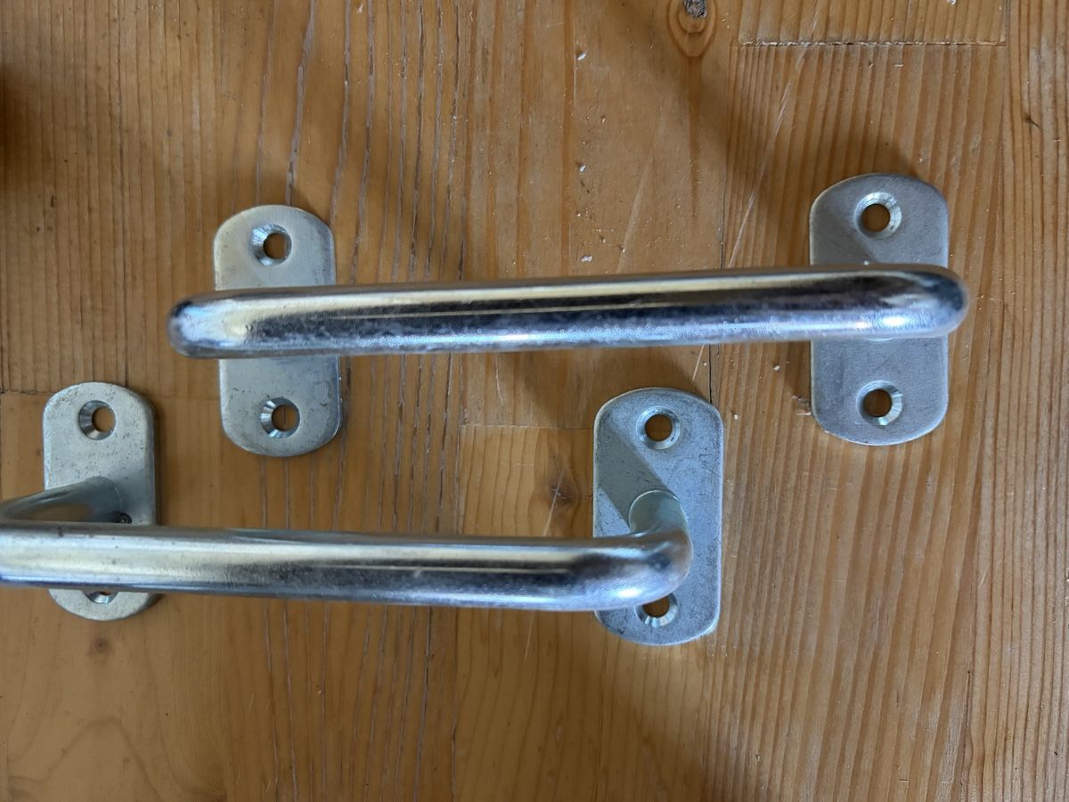Eisenwaren: 2 Stueck Metall Griffe  – Gebraucht aus Hendschiken von mst_1979 1