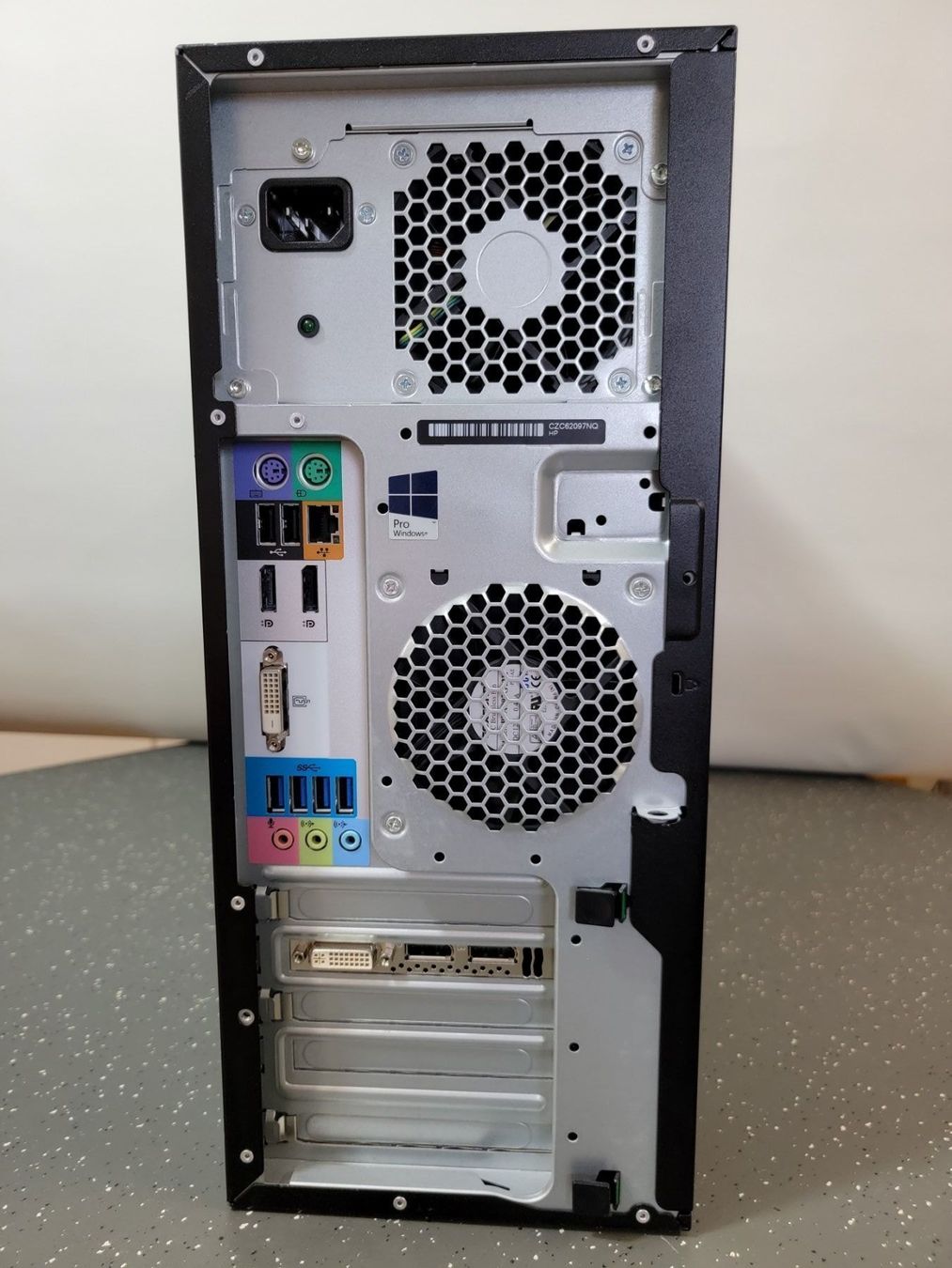 Hewlett Packard PCs: WORKSTATION HP Z240, Intel Xeon E3-1240 v5, Nvidia Quadro K2 – Gebraucht aus Schaffhausen von P3ntiumii 4