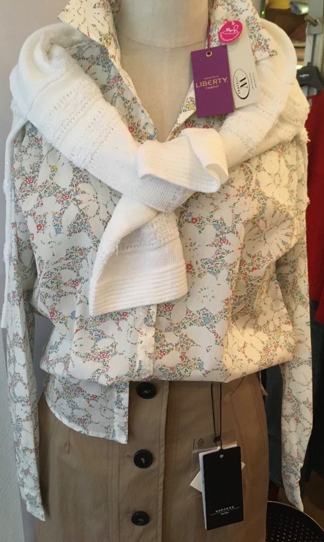 Maglioni & Felpe: Fratelli M Pullover Leinen BW mit Pailletten weiss Gr 44 – Nuovo e nell'imballaggio originale da Zürich venduto da rar_b2y9 3