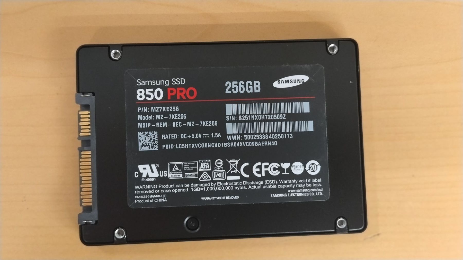 Samsung Dischi rigidi: Samsung SSD 850 PRO 256GB – Usato da Wallisellen venduto da mic_gg2g 1