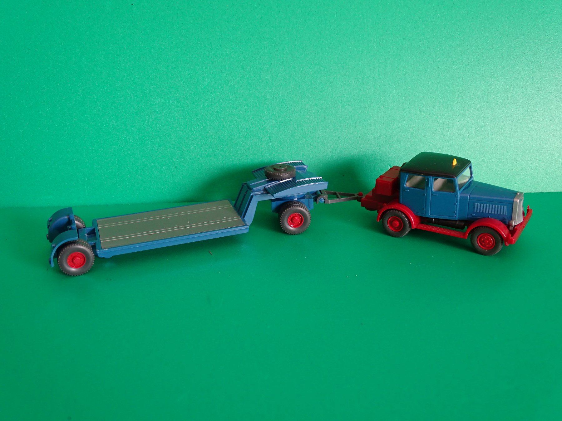 Wiking Modellini d'auto: Hanomag LKW von Wiking 1/87 – Usato da Bretzwil venduto da Meex