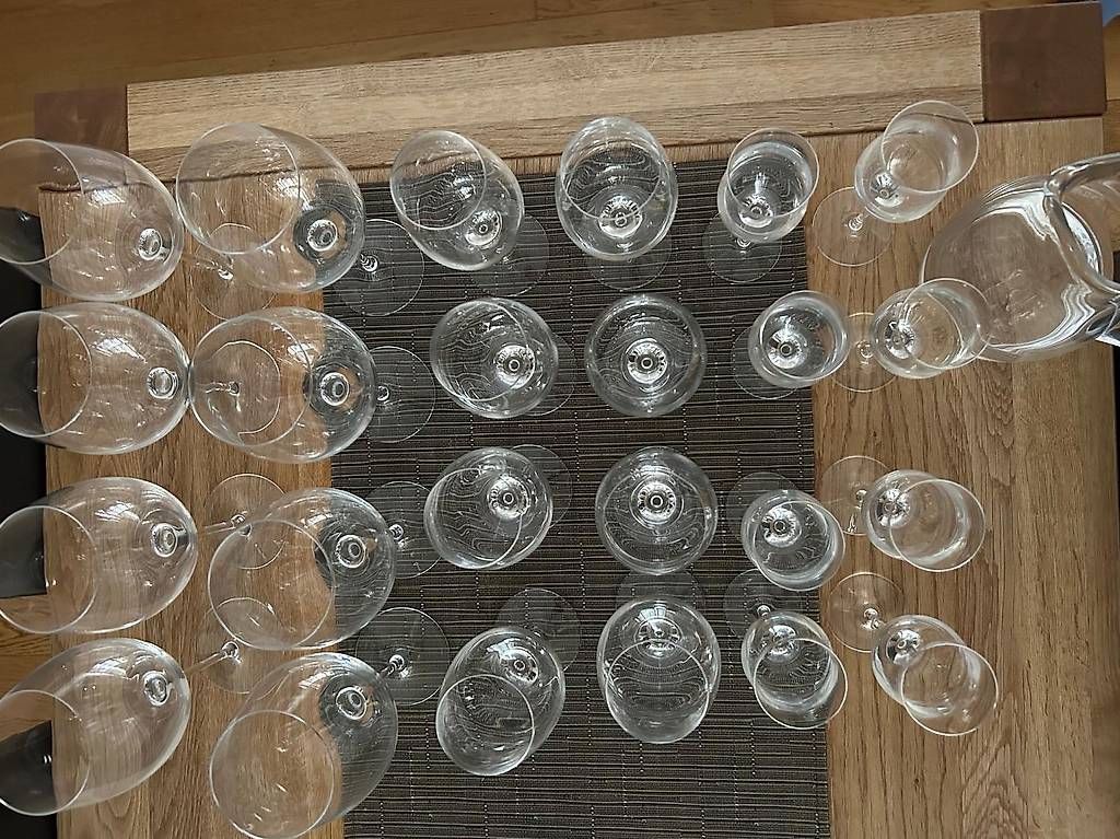 Karaffen: Gläser und Wasserkrug – Gebraucht aus Ilanz von nvi_9r69 1