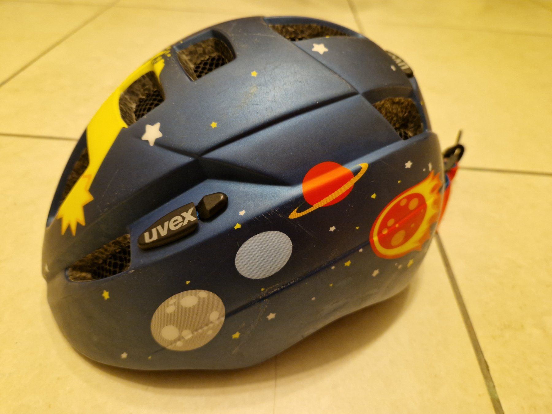 Uvex Caschi: Casque vélo pour enfant UVEX – Usato da Villars-sur-Glâne venduto da Agnie80